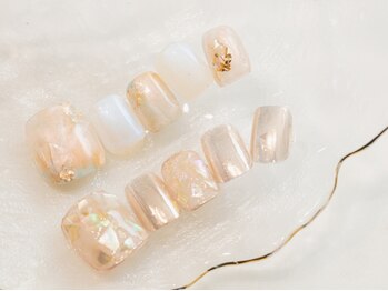ダブティーネイル(W &T Nail)の写真/足元からオシャレを満喫♪デザインに迷ったら当店へ◎ハンドとフットの同時施術ＯＫ☆