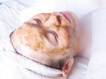 ソエルテ(SOELTE)/LAESSEハーブピーリング