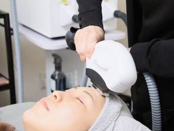 マウム(MAUM)の写真/【新導入！ハイパワー美肌脱毛】お顔の産毛・毛穴の開き・くすみをケア◎透明感のある美肌に導きます♪