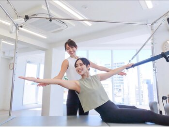 ラ ピラティス 吉祥寺店(La pilates)の写真/芸能人も多数通う程当店人気の美脚ピラティス♪整体で緩め,ピラティスで鍛えることでスラッとした下半身へ!