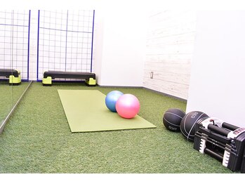 えんじゅく整骨院/ストレッチ&トレーニング!