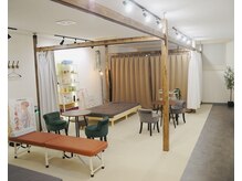 こつこつ(k.tu k.tu)の雰囲気（施術部屋は広々！２名様まで同時施術も可！お友達やご家族と！）