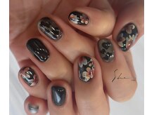 シー(SHE)/ニュアンスフラワーネイル