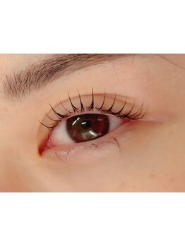 ナチュラル上品な目元にしたい