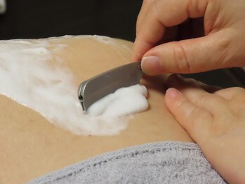 エンプレス(empress)/うなじ＋背中全体シェービング