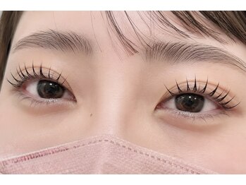リリー バイ クリスタル 津田沼(Lily by Crystal)の写真/津田沼駅すぐ！早朝や仕事帰りにLED・マツエク・パリジェンヌ・アイブロウで輝く目元へ◎