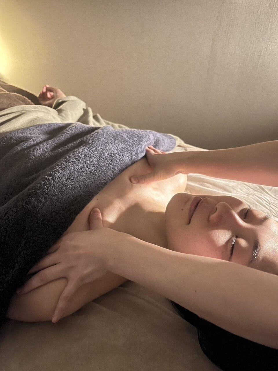 快眠ドライヘッドスパとデコルテの施術