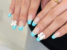 ティファニーブルーネイル