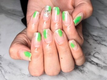 ラッフィ スリール(Raffee sourire)/塗りかけネイル