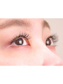 ナチュラル上品な目元にしたい