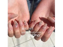 ジェルメ(germer)/ワンホン系キラキラネイル☆