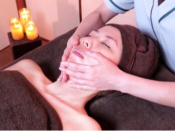 パーム(palm)の写真/《シミしわ・たるみケアにも》小顔&花粉による肌荒れまでアプローチ！透明感ある水光ツヤ肌＆小顔を実現☆