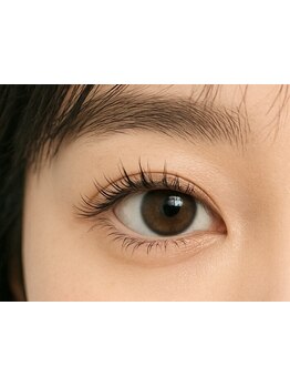 ナチュラル上品な目元にしたい