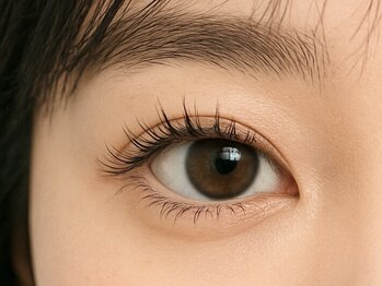 まつげエクステサロン エスラッシュ 大宮店(esLASH)の写真/カールが選べる似合わせまつげパーマのラッシュリフト上5500円上下7000円★無料で韓国風束感仕上げもOK♪