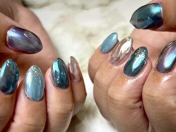 クルル(curule)/ブルーミラーネイル