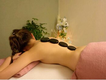 ジョイセルフ 新横浜店(JOY Self)の写真/[オールハンドのオイルリンパ☆]贅沢なアロマの香りに包まれながら、全身を癒す至福のひとときをご体験♪