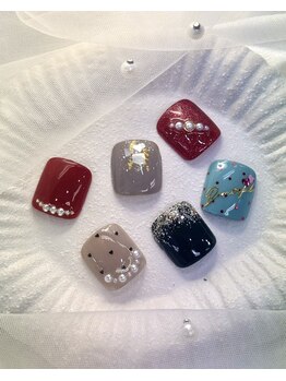 ネイル バズ(NAIL BUZZ)の写真/オフ無しならフットワンカラー6000円～フットアートコース
6800円～でデザインも楽しめます♪
