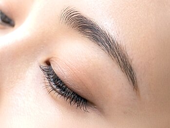 アイラッシュサロン ドア(DOOR)の写真/【WAX脱毛&眉カット¥3980】大人気♪美眉形成アイブロウ導入☆まつ毛とのセットクーポンもご用意アリ◎