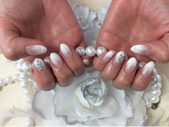 アイラッシュアンドネイル クリスティア(Christia)/