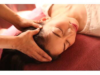 森勇リラクゼーション 西新宿店/側頭部の筋肉のほぐし