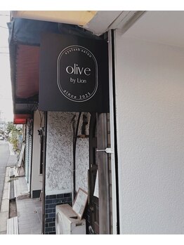 オリーブ(olive)/こちらの看板が目印です☆