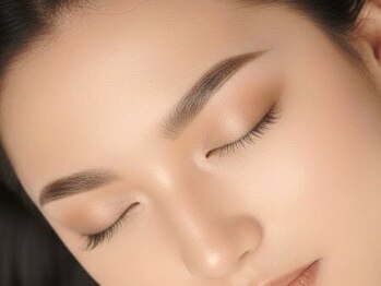 まつげエクステサロン エスラッシュ 大宮店(esLASH)の写真/【男女OK】アイブロウ6600円で垢抜けた眉毛に★骨格や筋肉、毛の流れを分析してデザイン♪マツパとSETも◎