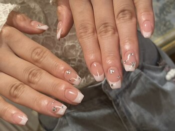 Nail salon Hana-JNEC1級所持/ネイルケア/持ち込み/長さだし/スカルプ/マグネット-の写真/【深爪/ちび爪のお悩み解決◎】自然な仕上がりの長さ出し技術で指先を美しく魅せます☆ケアコースご用意有