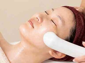 グレイスヒーリング(GRACE HEALING)の写真/毛穴洗浄＋美白集中ケア毛穴洗浄くすみ改善
￥19800→￥9900