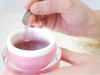 クレヴィア(CREVIA)/ジュエリージェリー美容液使用
