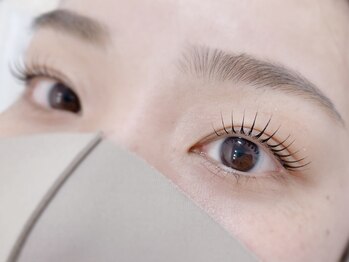 エクラ 朝霞店(eclat)/美容液成分でかけるまつ毛パーマ