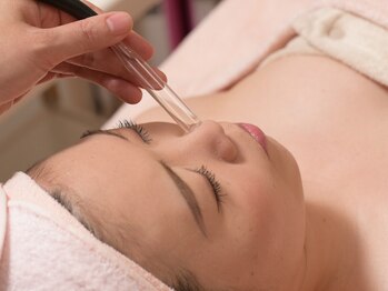 エフ ビューティ西宮の写真/“ファンデで隠さない肌”を目指したい方にオススメ★お肌の状態を見極めて,最適なケアをご提案いたします!