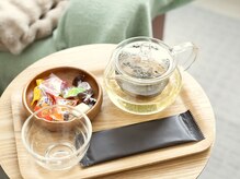 トキ 湊町店/お好きなお茶をどうぞ