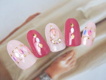 ナナズネイル 西小倉店(NANA's Nail)/リーフホロ