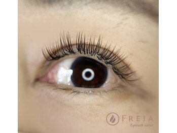 フレイア(FREIA)の写真/忙しい毎日でも自然きれいが続く◎丁寧な接客でリピーター・高評価多数!まつげパーマもエクステもお任せ