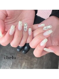 ビジューネイル