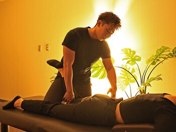 モミック/スタッフ　施術