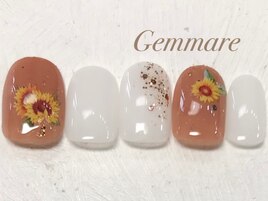 ヒマワリのワンポイントネイル