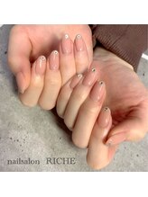 リッシュ(RICHE)/爪先ストーンネイル