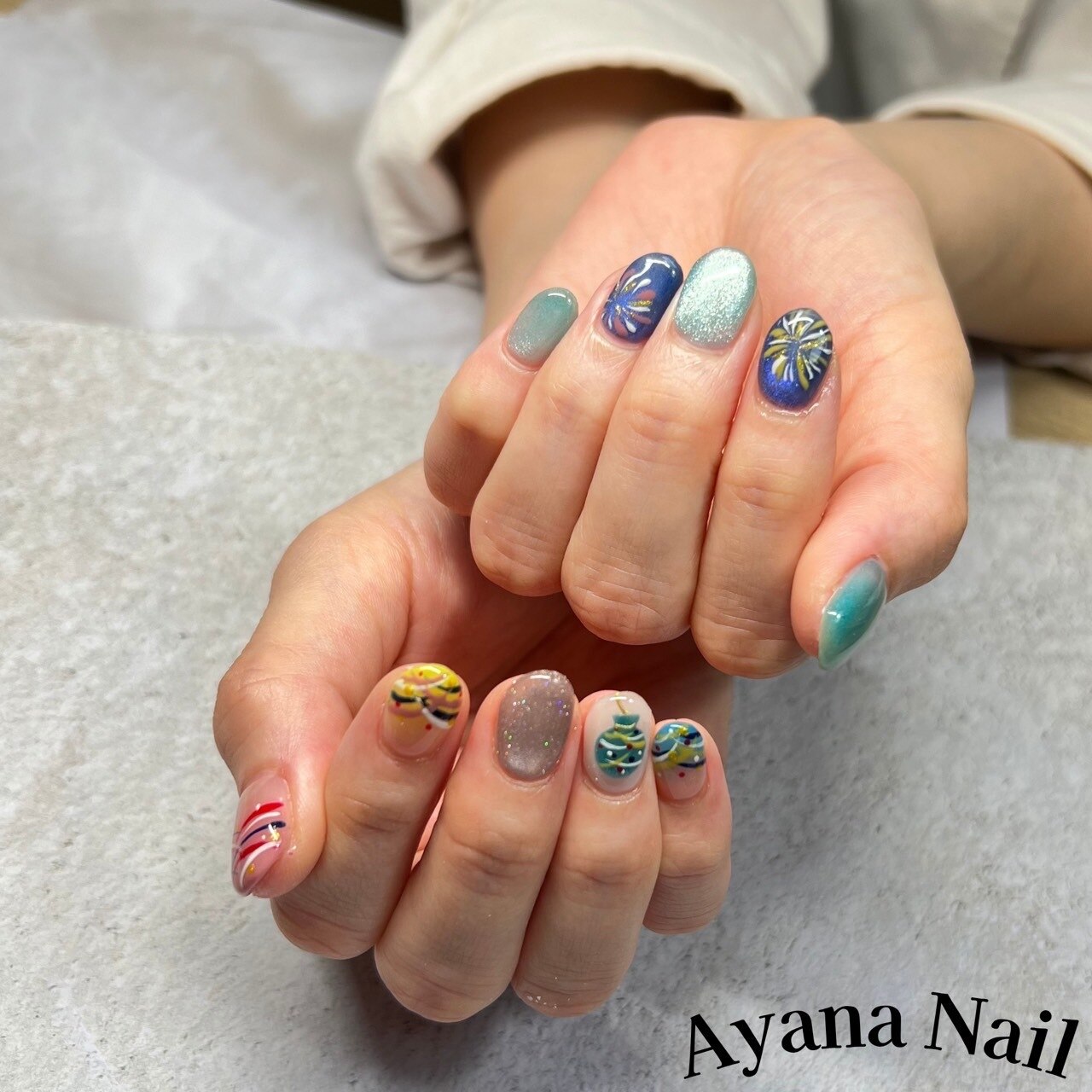 2025年-2026年冬トレンド】ヨーヨーのネイルデザイン集｜人気順