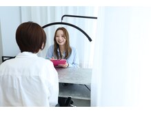 DWスチューデントサロン 新宿校の雰囲気（丁寧にカウンセリングさせていただきます♪）