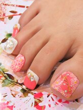 カラーズ 浜松店(colors)/フラワーレースでガ―リ―ネイル