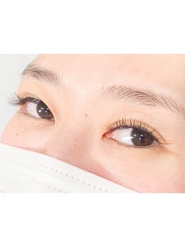 ナチュラル上品な目元にしたい