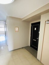 ラヴィー(RAVI)/サロン入口