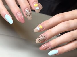 個性派の可愛いアートネイル