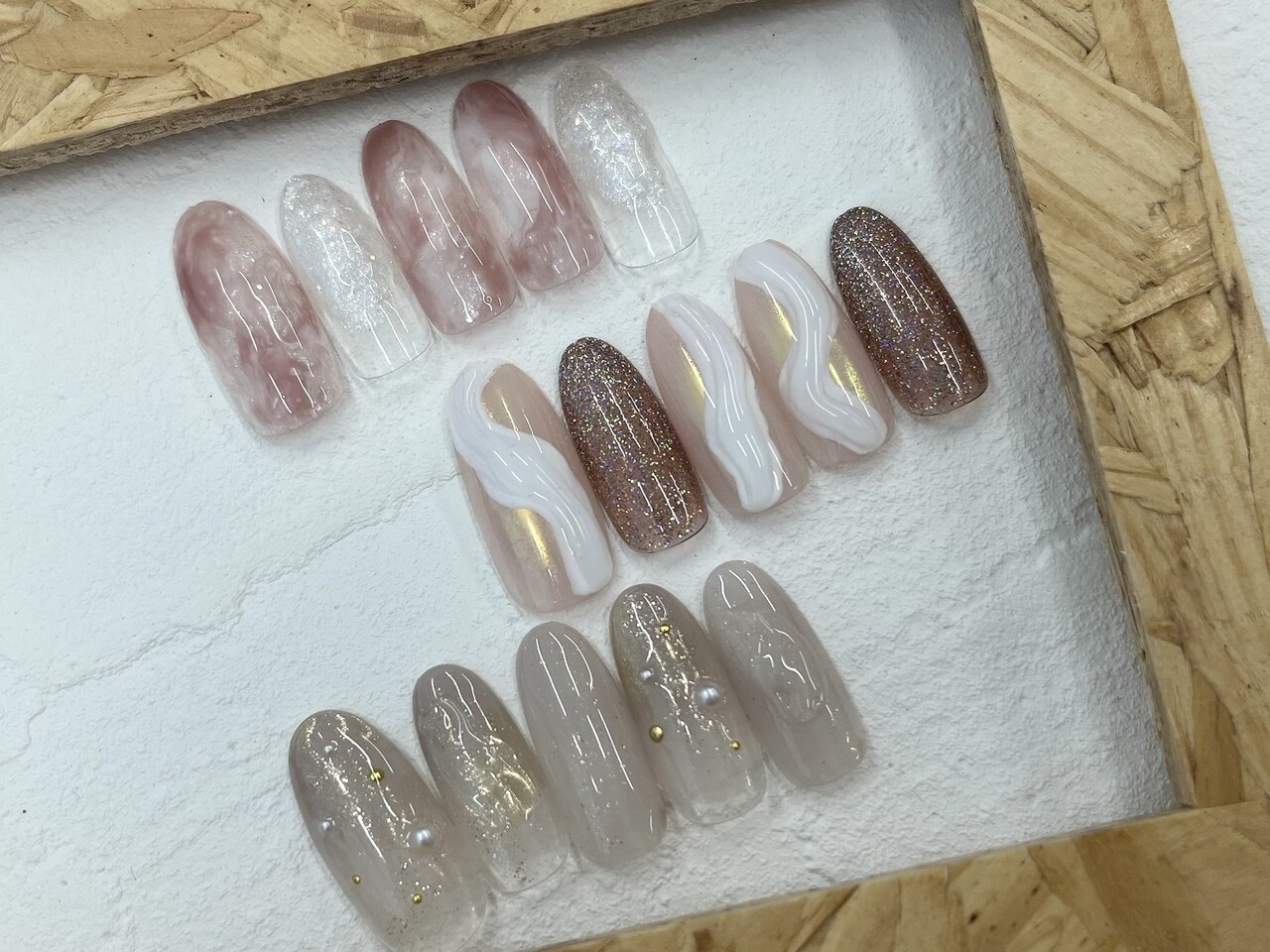 くすみグレージュうずらニュアンスネイル シルバーラメ ミラー 韓国
