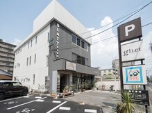 ソル(SOL)の雰囲気（無料駐車場は店舗前の美容室gilLet(ジレ)の隣をご利用ください♪）