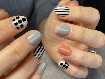 ロナネイル(RONA NAILS)/