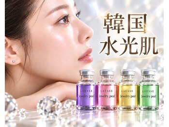 エッセンシア 東三国(ESSENCIA)の写真/【憧れのツヤツヤ肌♪】水光肌ピール＋ヘッドマッサージ付き