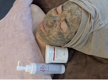 フロー(Flow)の雰囲気(幹細胞☆REVIハーブピーリングうる艶美肌へ☆ ダウンタイムなし)