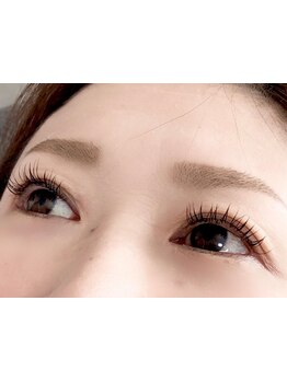 ナチュラル上品な目元にしたい